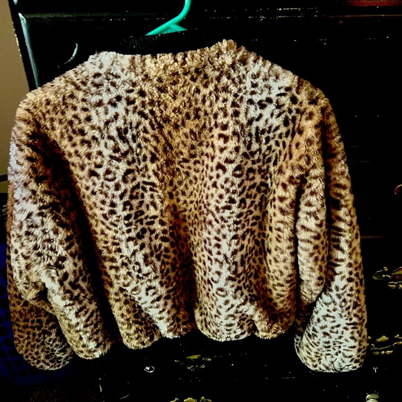 Leopard Soft super cute Guess jacket! - Picture 2 of 3